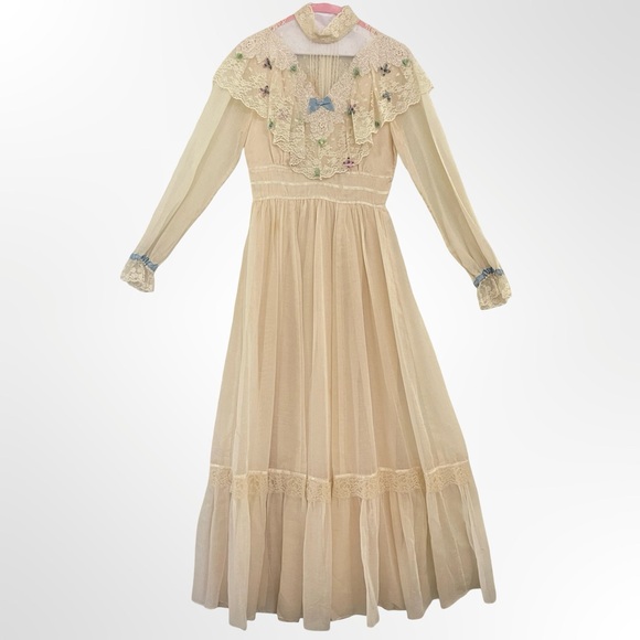 Victorian-Inspired Cream Lace Maxi Dress with Blue Accents - Picture 2 of 6